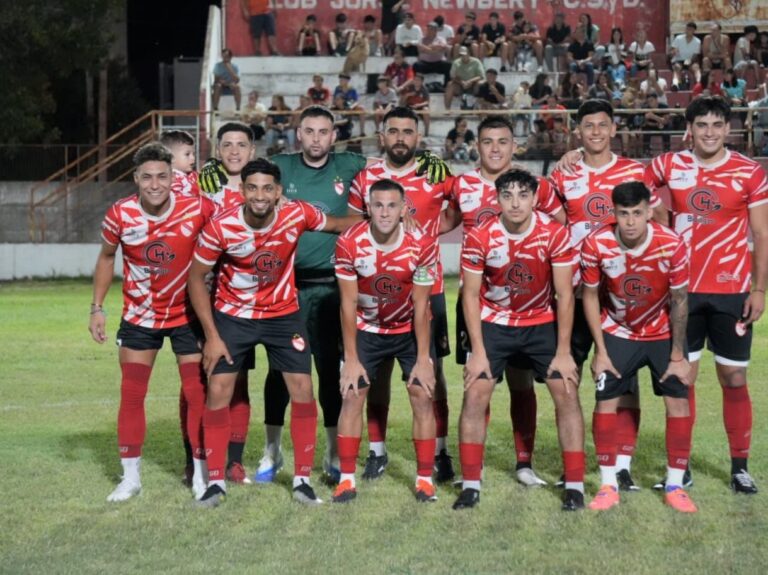 Viernes de amistosos en la región.