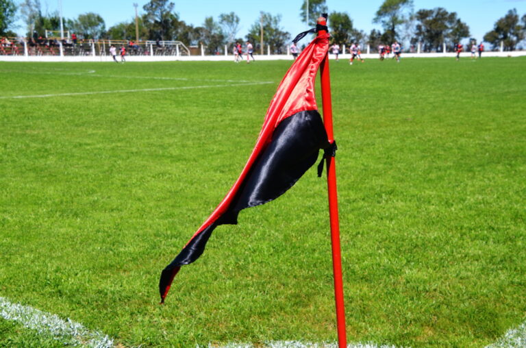 Árbitros para Recreativo – Lambert