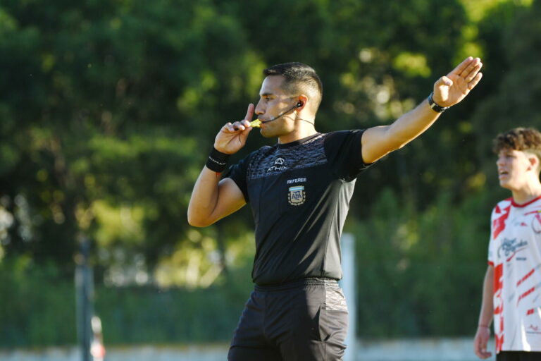 Árbitros para este domingo en Tercera y Primera División.